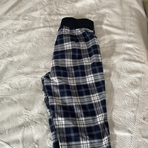 Forever 21 plaid leggings - Picture 2 of 2